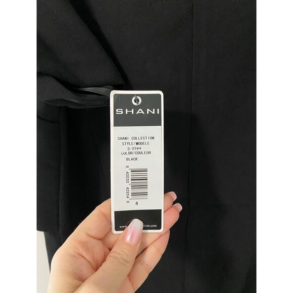 New Shani Collection Bow Detail Crepe Gown in Black Size 4 - Picture 3 of 4